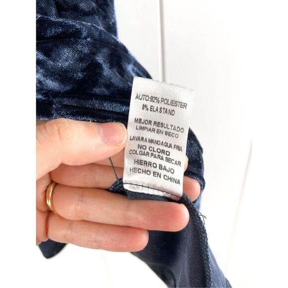 Sadie and Sage Velvet Off The Shoulder Top Blue Size M - Picture 9 of 11